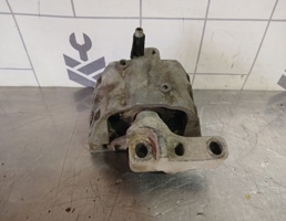 Опора двигателя для VW Golf 4 Bora 97-05  запчасти бу