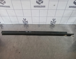 Уплотнитель стекла двери для Audi 80  90  B3  86-91  запчасти бу