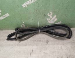 Уплотнитель двери для Mitsubishi Space Wagon (N3,N4) 1991-2000  запчасти бу