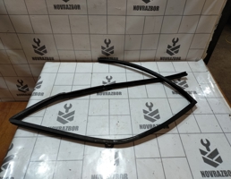 Уплотнитель стекла двери для Volvo 440 1992-1994  запчасти бу