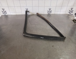 Уплотнитель стекла двери для Renault Clio 2 Symbol 1998-2008  запчасти бу