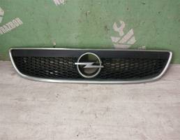 Решетка радиатора для Opel Zafira A 99-05  запчасти бу
