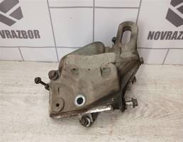 Кронштейн двигателя правый для Ford Focus 2 08-11  запчасти бу