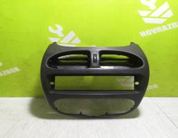 Накладка декоративная для Peugeot 206 98-12  запчасти бу