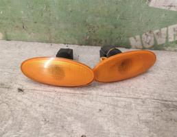 Повторитель на крыло желтый для Fiat Punto 1(176) 93-99  запчасти бу