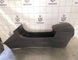 Подлокотник для Mazda Mazda 3  BK  02-09  запчасти бу