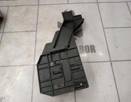 Кронштейн (сопут. товар) для Renault Clio 3  2005-2012  запчасти бу