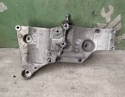 Кронштейн генератора для LADA VESTA 15-19  запчасти бу