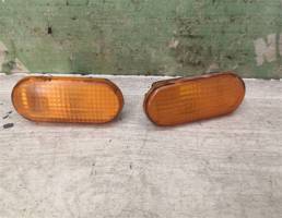 Повторитель на крыло желтый для VW Passat B4 94-96  запчасти бу