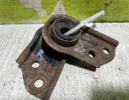 Кронштейн радиатора для Mitsubishi Space Wagon (N3,N4) 1991-2000  запчасти бу