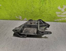 Кронштейн двигателя для Renault Laguna 94-99  запчасти бу