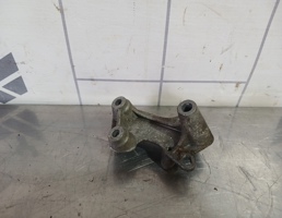 Кронштейн (сопут. товар) для VW Golf 4 Bora 97-05  запчасти бу