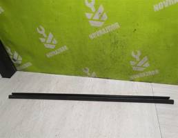 Уплотнитель стекла двери для LADA VESTA 15-19  запчасти бу