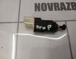 Датчик включения стопсигнала для Renault Logan 2005-2014  запчасти бу