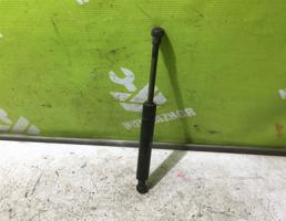 Амортизатор крышки багажника для Volvo S40 95-98  запчасти бу