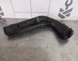 Патрубок радиатора для VW Passat B5 96-00  запчасти бу