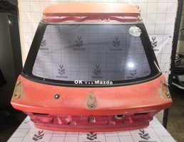 Дверь багажника со стеклом для Mazda 323 BA 94-98  запчасти бу