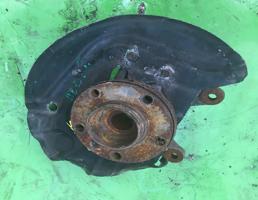 Кулак поворотный передний левый для BMW X3 E83 2004-2010  запчасти бу