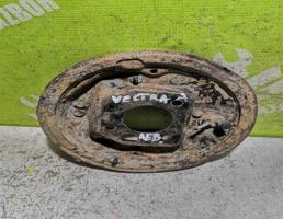 Щит опорный задний левый для Opel Vectra A 1988-1995  запчасти бу