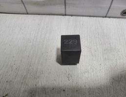 Реле стеклоочистителей для Audi A6 (C4) 1994-1997  запчасти бу