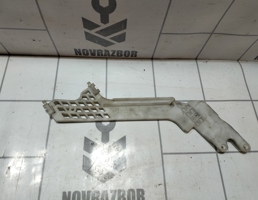 Кронштейн (сопут. товар) для Hyundai Elantra 3  00-05  запчасти бу