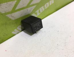 Реле для VW Golf 3 Vento 91-97  запчасти бу