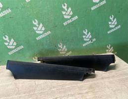 Направляющая (кузов наружные) для VW Golf 3 Vento 91-97  запчасти бу