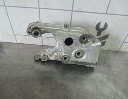 Кронштейн двигателя правый для Peugeot 307 2001-2008  запчасти бу