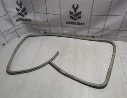 Уплотнитель для VW Golf 3 Vento 91-97  запчасти бу