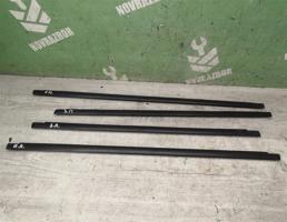 Уплотнитель стекла двери для Fiat Punto 1(176) 93-99  запчасти бу