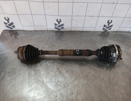 Полуось передняя правая для VW Passat B5 96-00  запчасти бу