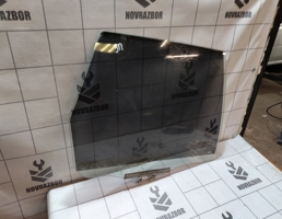 Стекло двери задней правой для Volvo 440 1992-1994  запчасти бу