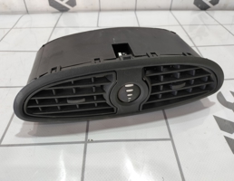 Дефлектор воздушный для Renault Clio 3  2005-2012  запчасти бу