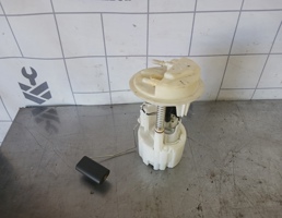 Насос топливный электро для Renault Clio 2 Symbol 1998-2008  запчасти бу