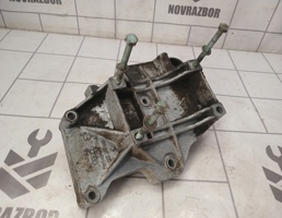 Кронштейн кондиционера для Audi A6 (C4) 1994-1997  запчасти бу