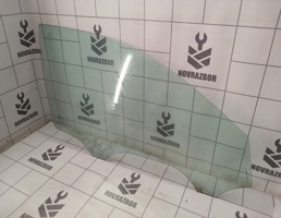 Стекло двери передней правой для VW Passat B5 96-00  запчасти бу