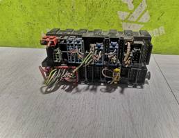 Блок предохранителей для VW Golf 3 Vento 91-97  запчасти бу