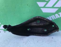 Кронштейн двигателя правый для Audi 80 B2 80-86  запчасти бу