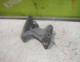 Кронштейн (сопут. товар) для VW Caddy 3 2004-2015  запчасти бу