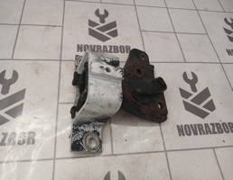 Опора двигателя правая для Renault Logan 2005-2014  запчасти бу