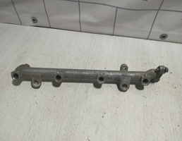 Рейка топливная (рампа) для Mazda 626 (GE) 1992-1997  запчасти бу