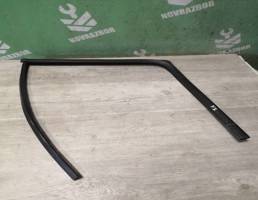 Уплотнитель стекла двери для Renault Clio 2 Symbol 1998-2008  запчасти бу