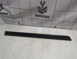 Уплотнитель стекла двери для Skoda Octavia A5 1Z   04-13  запчасти бу