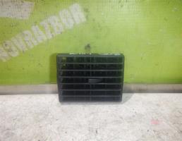 Дефлектор воздушный для Audi 80 90 B4 91-94  запчасти бу