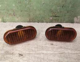 Повторитель на крыло желтый для Renault R19 1992-2002  запчасти бу