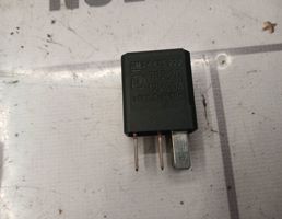 Реле для Opel Corsa C 2000-2006  запчасти бу