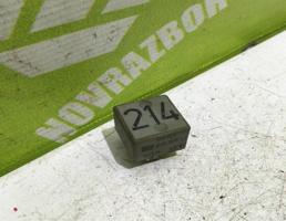 Реле для Audi 80  90  B3  86-91  запчасти бу