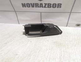 Ручка двери внутренняя правая для VW Golf 3 Vento 91-97  запчасти бу