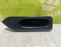 Ручка двери задней внутренняя правая для Renault Laguna 94-99  запчасти бу