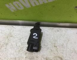 Датчик включения стопсигнала для VW Passat  B3  1988-1993  запчасти бу